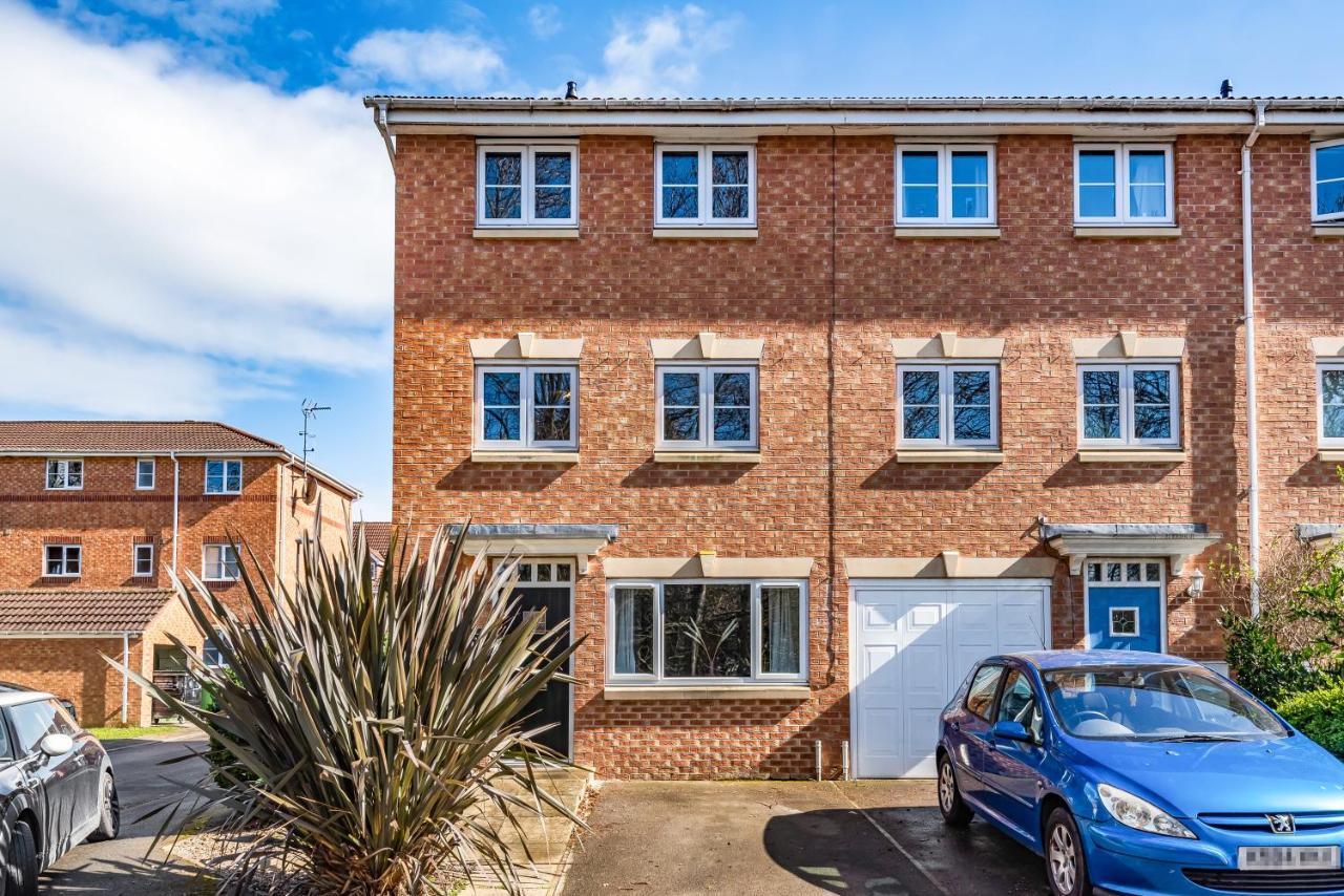 Princess Mews York Bagian luar foto